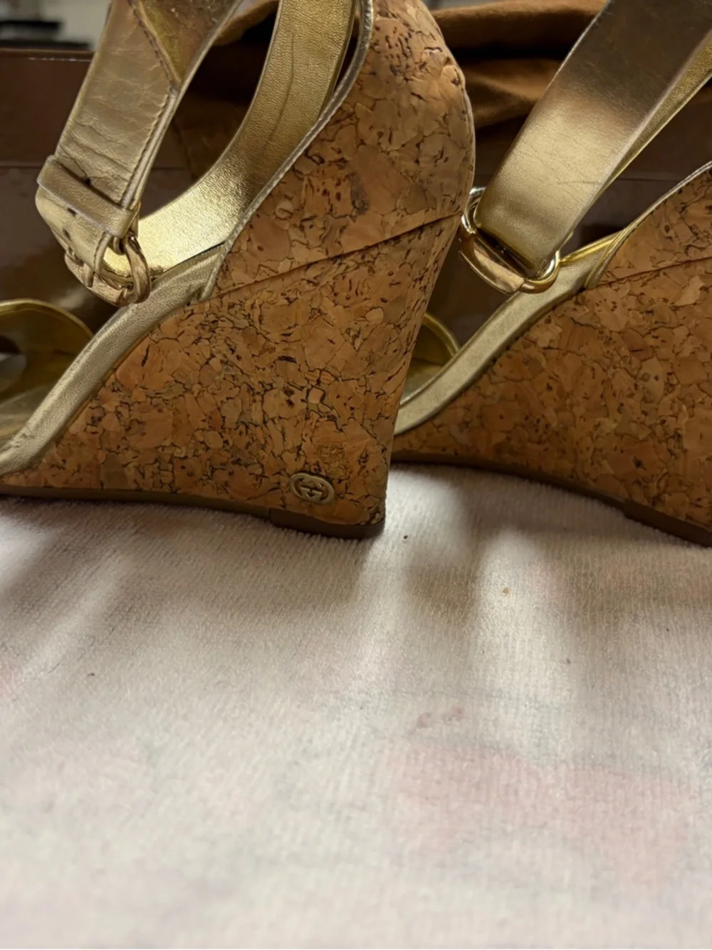 Gucci Metallic Gold Leather Wedge Sandals - Picture 6 of 10